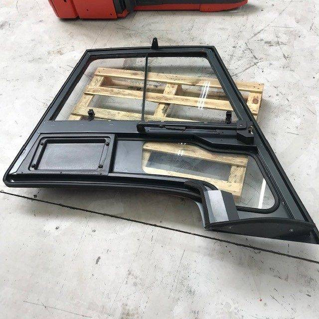 Left door for Linde series 387 - Puerta y piezas para Equipo de manutención: foto 3 Left door for Linde series 387 - Puerta y piezas para Equipo de manutención: foto 3