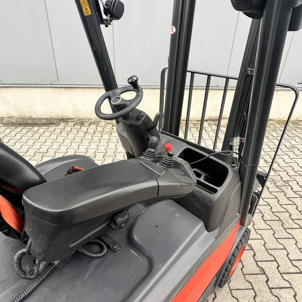 Linde E15 (386-02) EVO - Carretilla elevadora eléctrica: foto 5 Linde E15 (386-02) EVO - Carretilla elevadora eléctrica: foto 5
