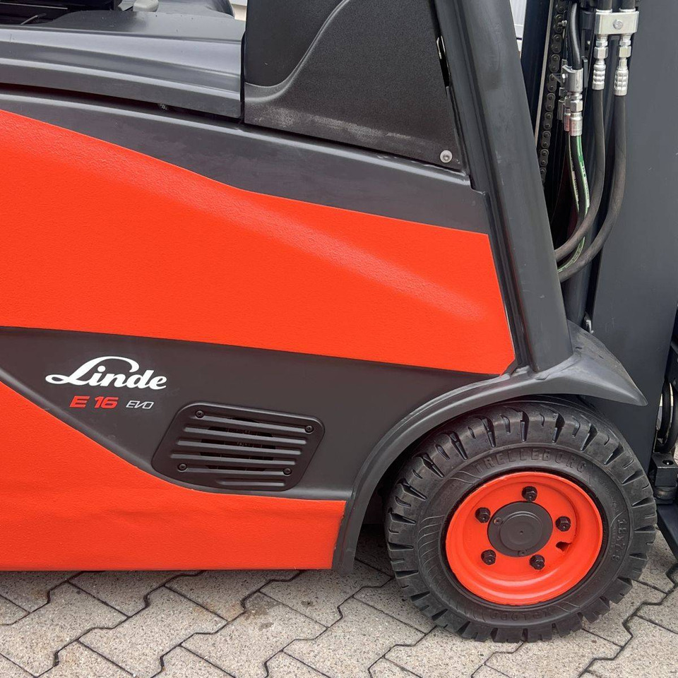 Linde E16H (386-02) EVO - Carretilla elevadora eléctrica: foto 4 Linde E16H (386-02) EVO - Carretilla elevadora eléctrica: foto 4