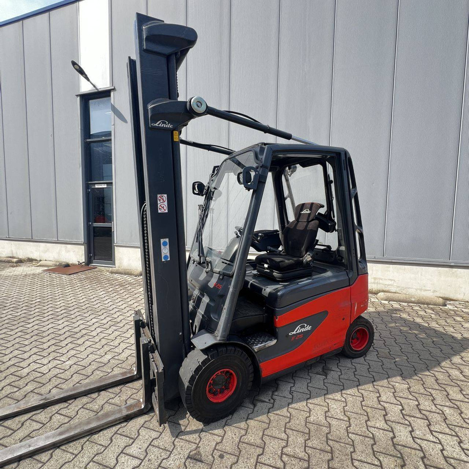 Linde E25-01 (387) - Carretilla elevadora eléctrica: foto 1 Linde E25-01 (387) - Carretilla elevadora eléctrica: foto 1