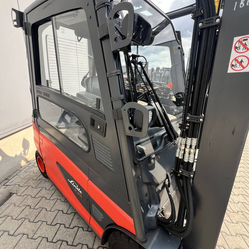 Carretilla elevadora eléctrica Linde E25L (387): foto 17
