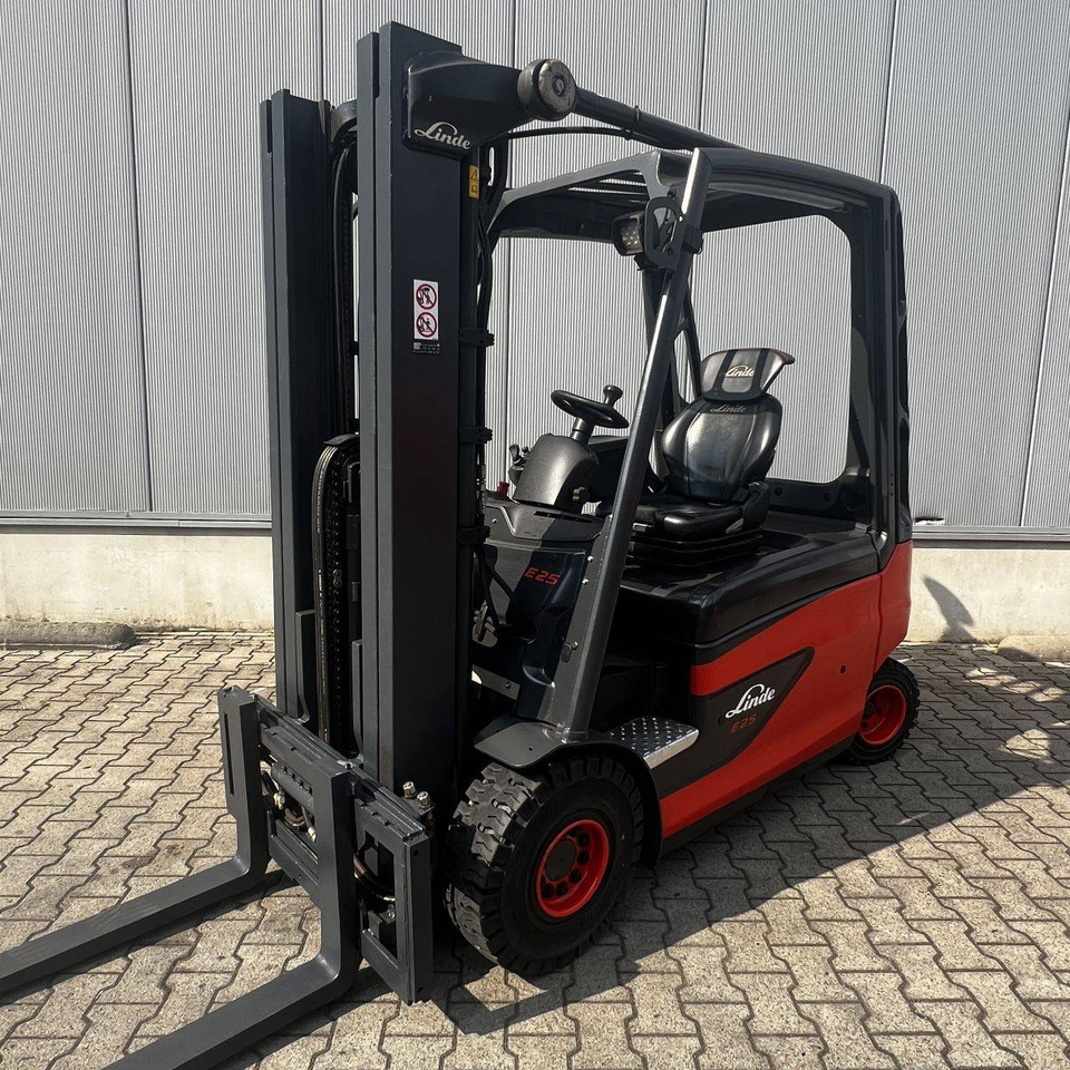 Linde E25L (387) - Carretilla elevadora eléctrica: foto 1 Linde E25L (387) - Carretilla elevadora eléctrica: foto 1