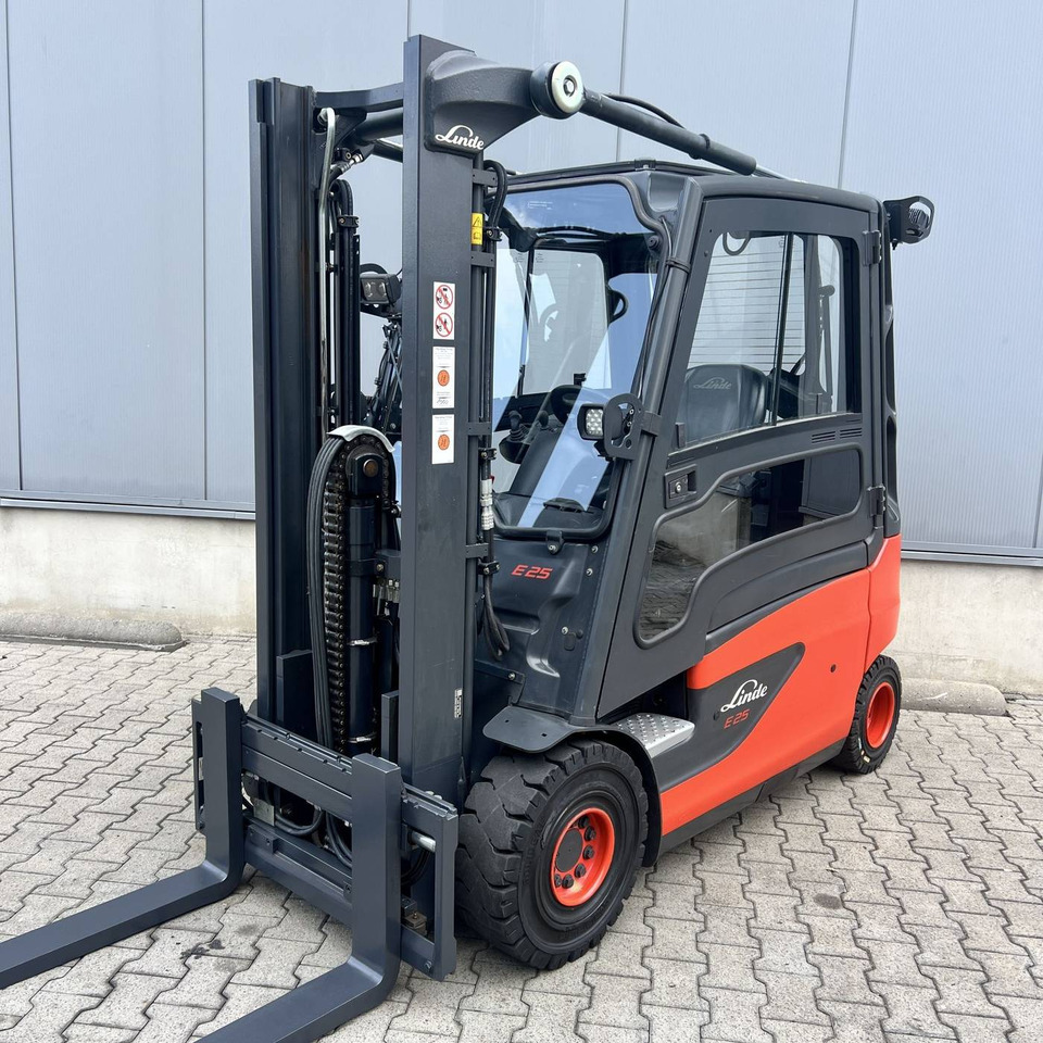 Linde E25L (387) - Carretilla elevadora eléctrica: foto 1 Linde E25L (387) - Carretilla elevadora eléctrica: foto 1
