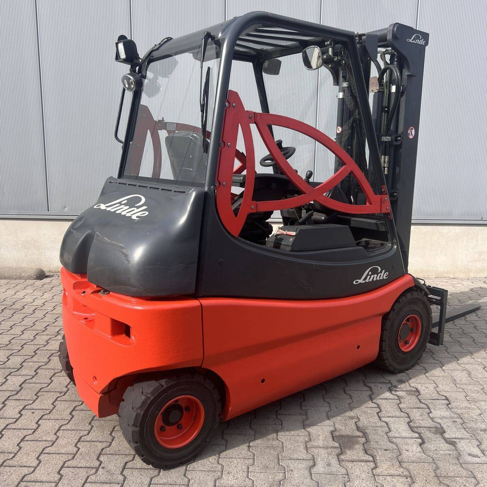 Linde E25S (336-03) - Carretilla elevadora eléctrica: foto 2 Linde E25S (336-03) - Carretilla elevadora eléctrica: foto 2
