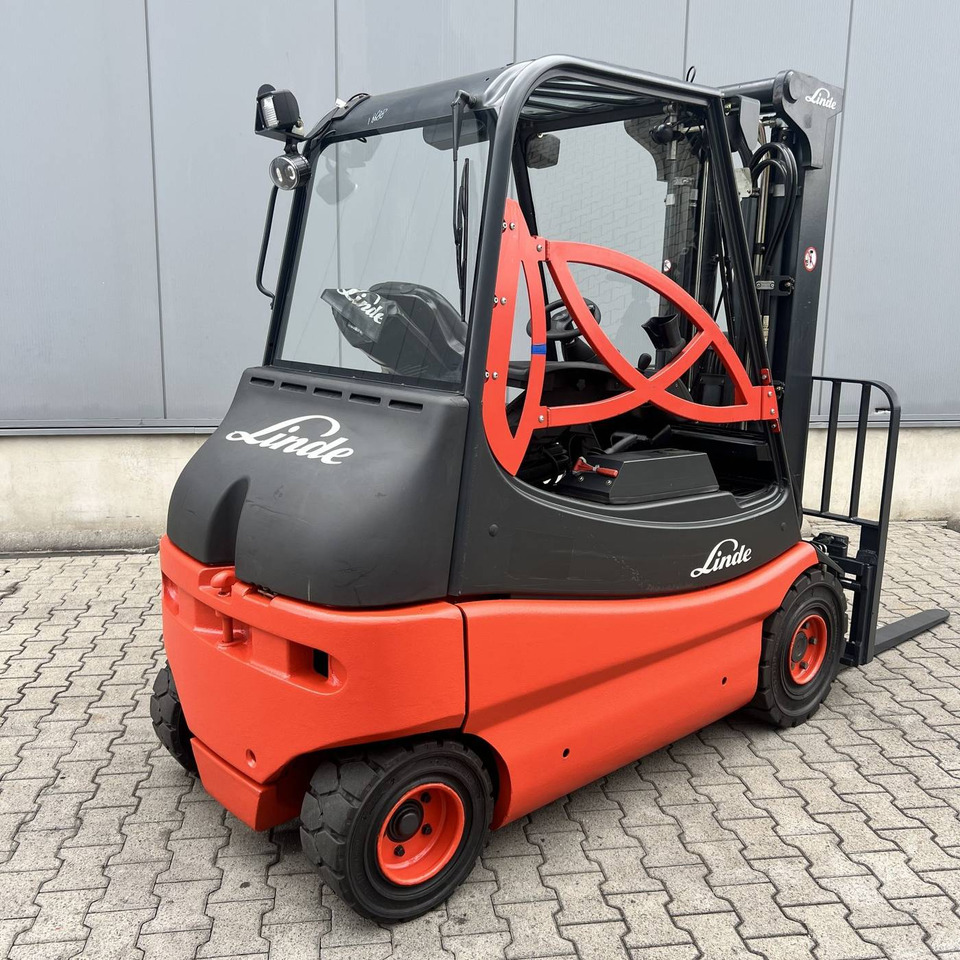 Linde E25S (336-03) - Carretilla elevadora eléctrica: foto 2 Linde E25S (336-03) - Carretilla elevadora eléctrica: foto 2