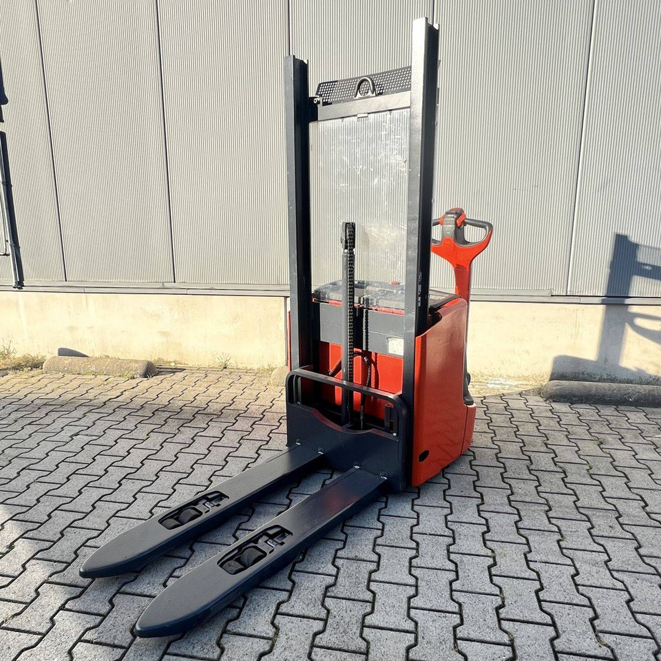 Linde L12 (1172) - Apilador: foto 2 Linde L12 (1172) - Apilador: foto 2