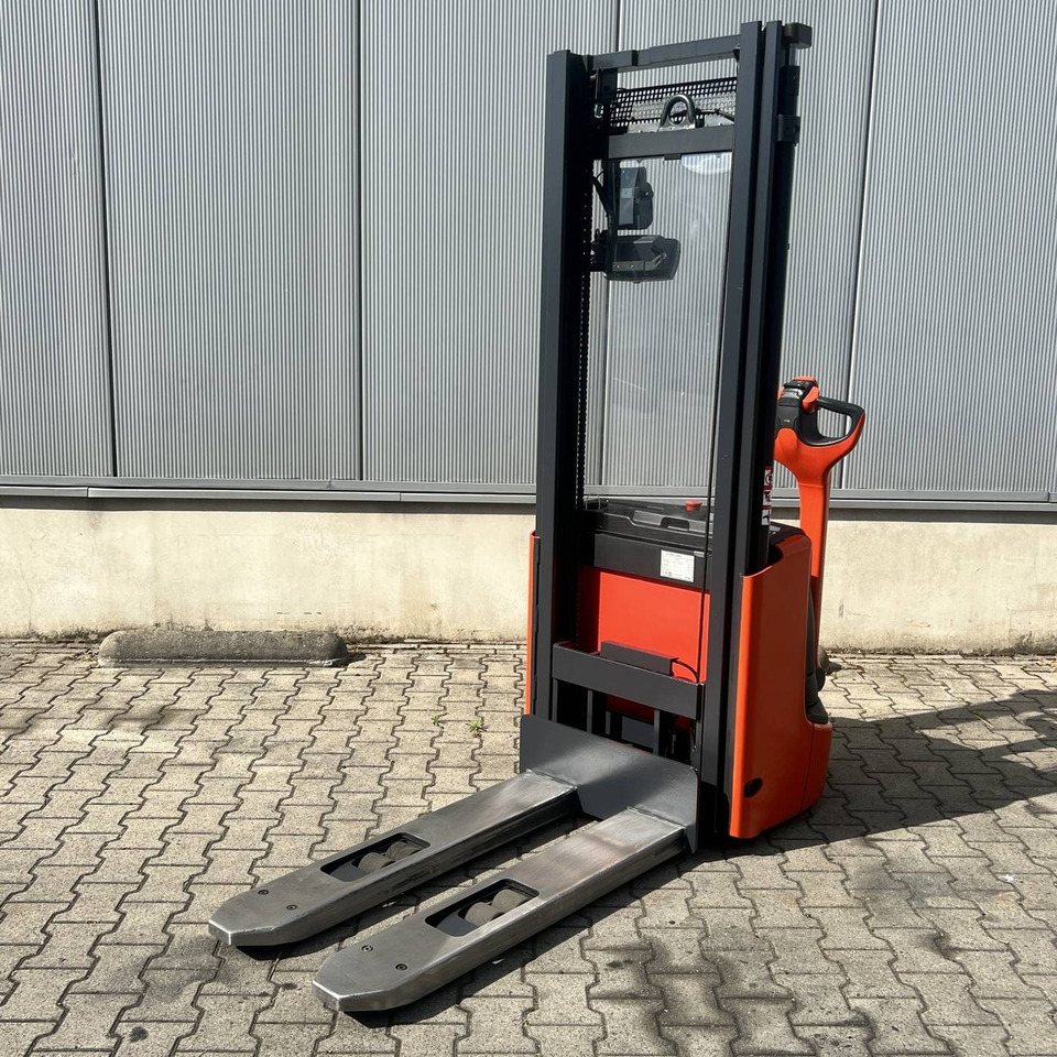 Linde L12 (1172) - Apilador: foto 2 Linde L12 (1172) - Apilador: foto 2