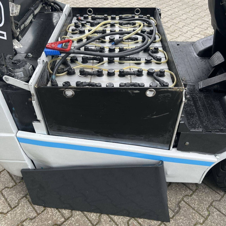 Carretilla elevadora eléctrica Unicarriers ET16 (AG1N12L16Q): foto 11