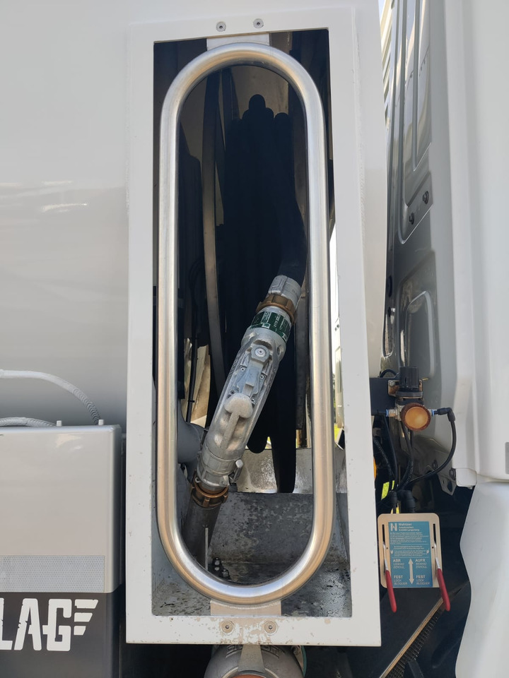 MERCEDES Actros - Camión cisterna: foto 3 MERCEDES Actros - Camión cisterna: foto 3