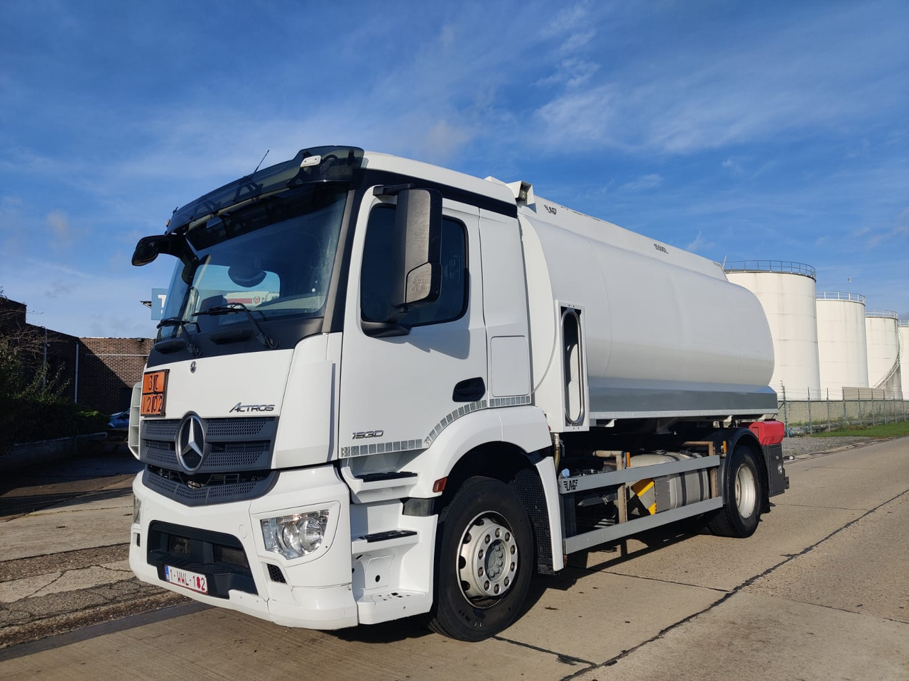 MERCEDES Actros - Camión cisterna: foto 1 MERCEDES Actros - Camión cisterna: foto 1