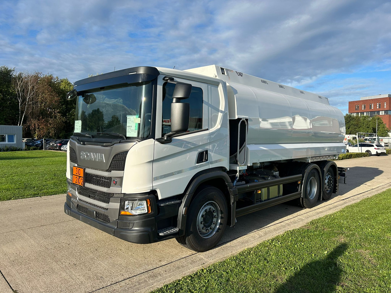 SCANIA P370 - Camión cisterna: foto 1 SCANIA P370 - Camión cisterna: foto 1