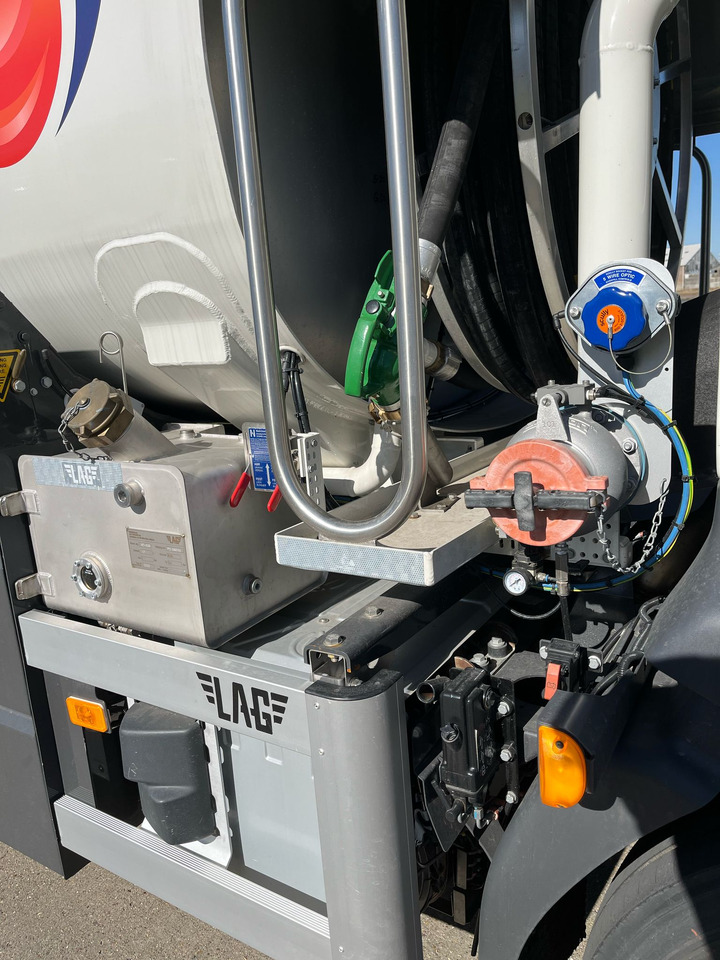 Camión cisterna nuevo VOLVO FL: foto 7