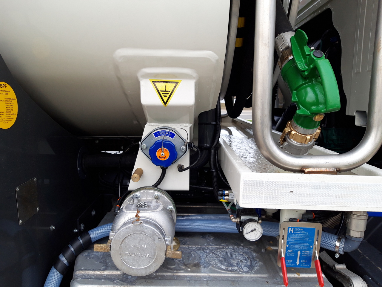 Camión cisterna VOLVO FM: foto 6