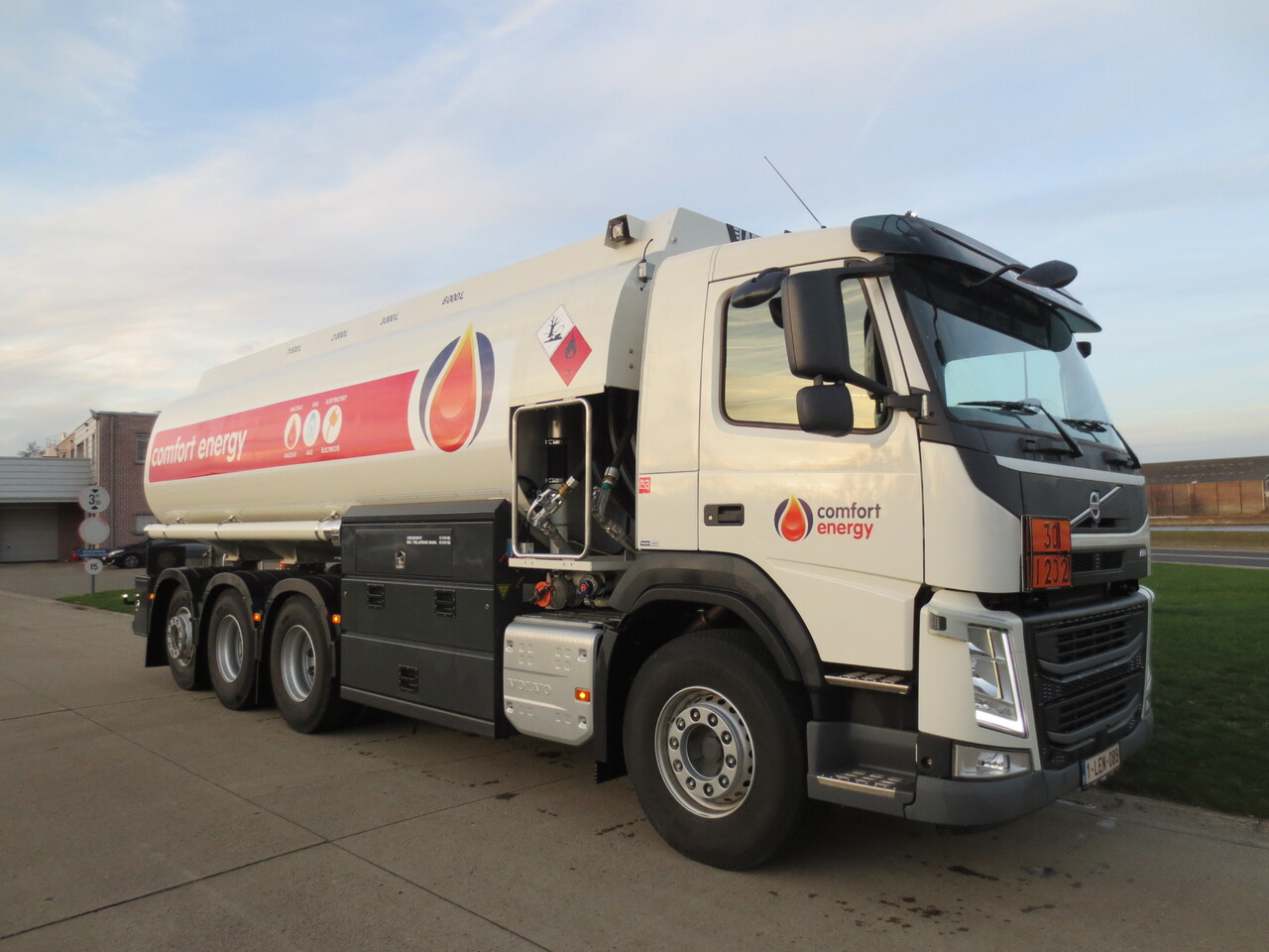VOLVO FM - Camión cisterna: foto 3 VOLVO FM - Camión cisterna: foto 3