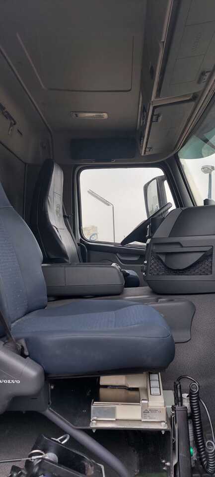 Camión cisterna VOLVO FM: foto 6