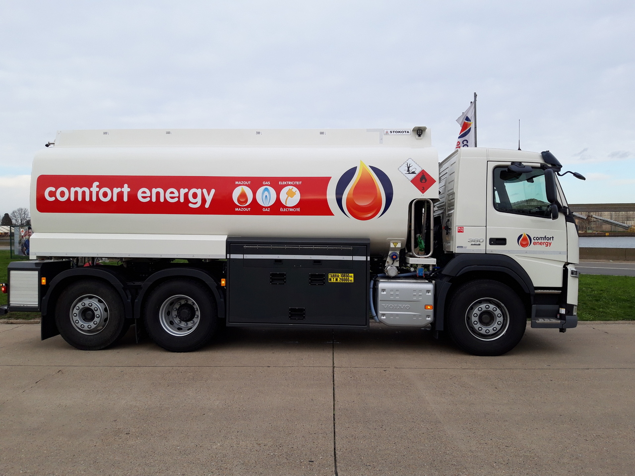 Camión cisterna VOLVO FM: foto 12