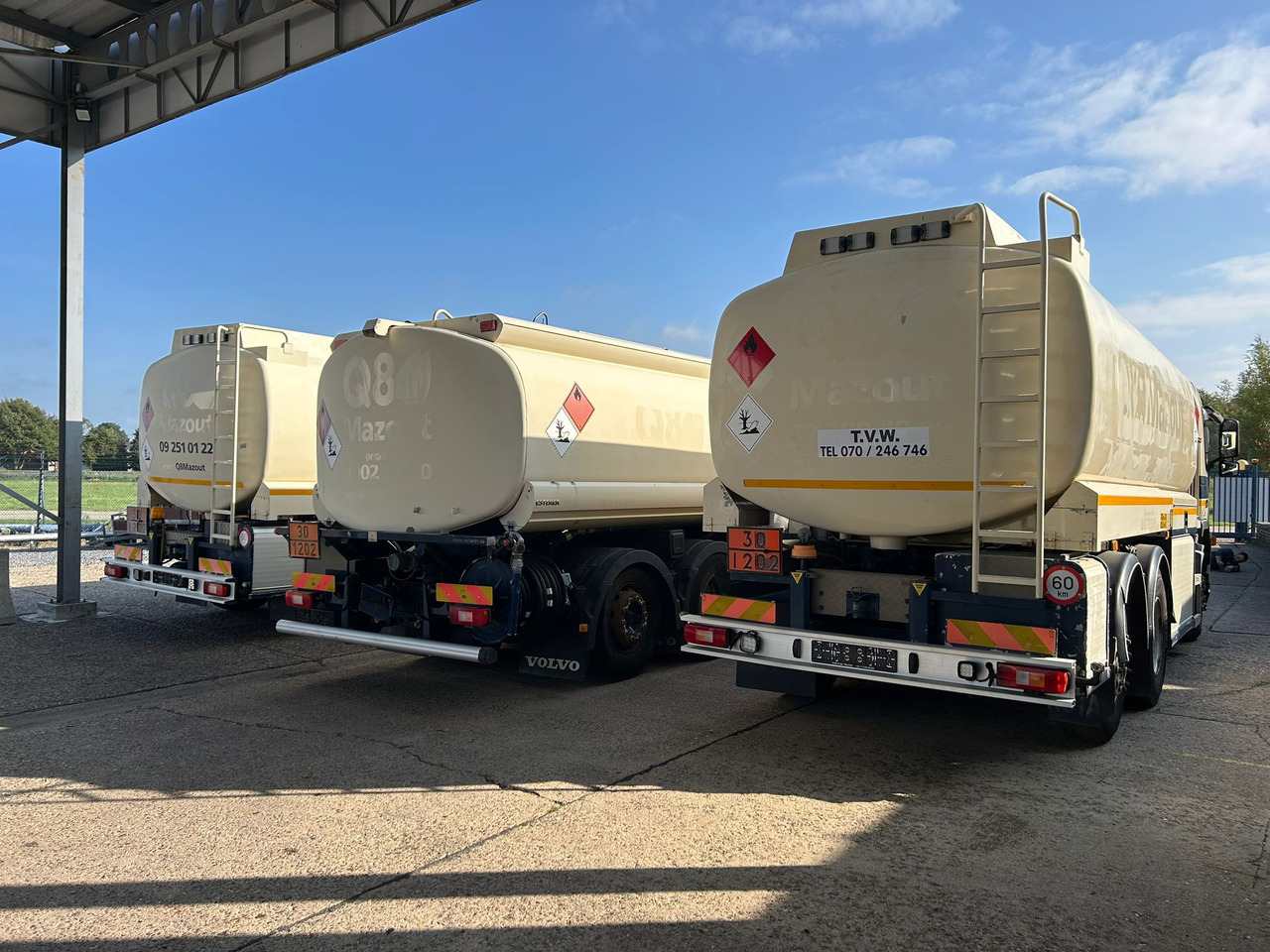 VOLVO FM (lot of 3) - Camión cisterna: foto 4 VOLVO FM (lot of 3) - Camión cisterna: foto 4