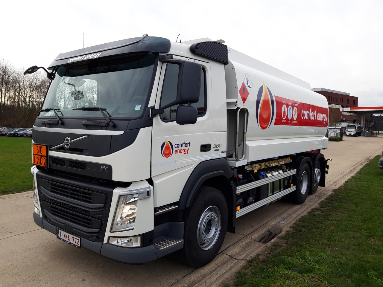 Volvo FM - Camión cisterna: foto 1 Volvo FM - Camión cisterna: foto 1