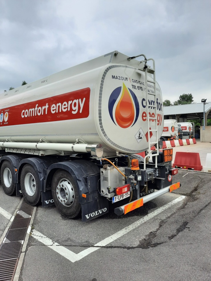 Camión cisterna Volvo FM: foto 9