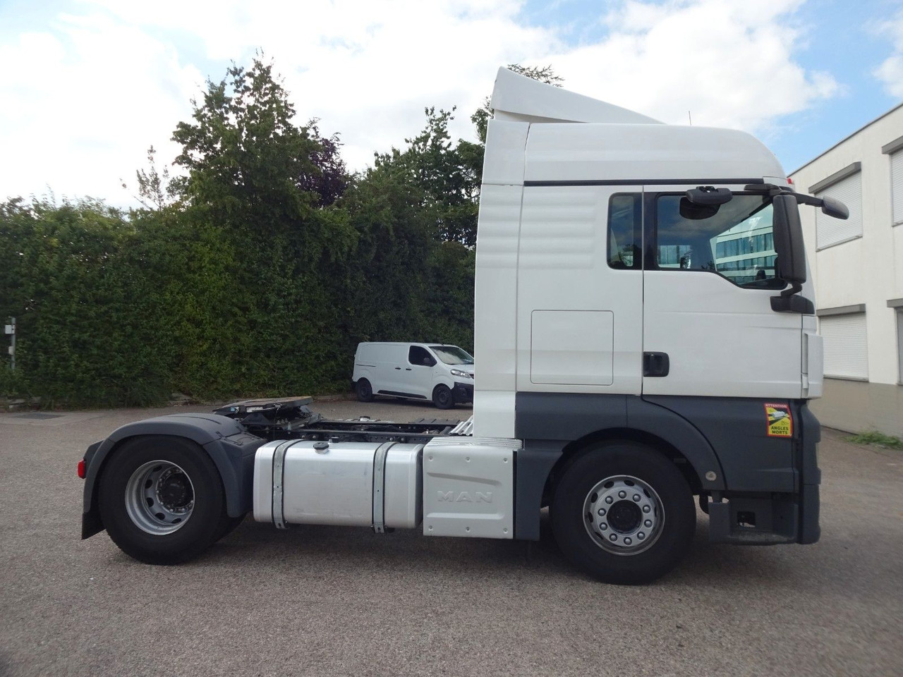 MAN 10 x TGX 18.470, XLX, Intarder, ACC, 2 Tank - Cabeza tractora: foto 4 MAN 10 x TGX 18.470, XLX, Intarder, ACC, 2 Tank - Cabeza tractora: foto 4