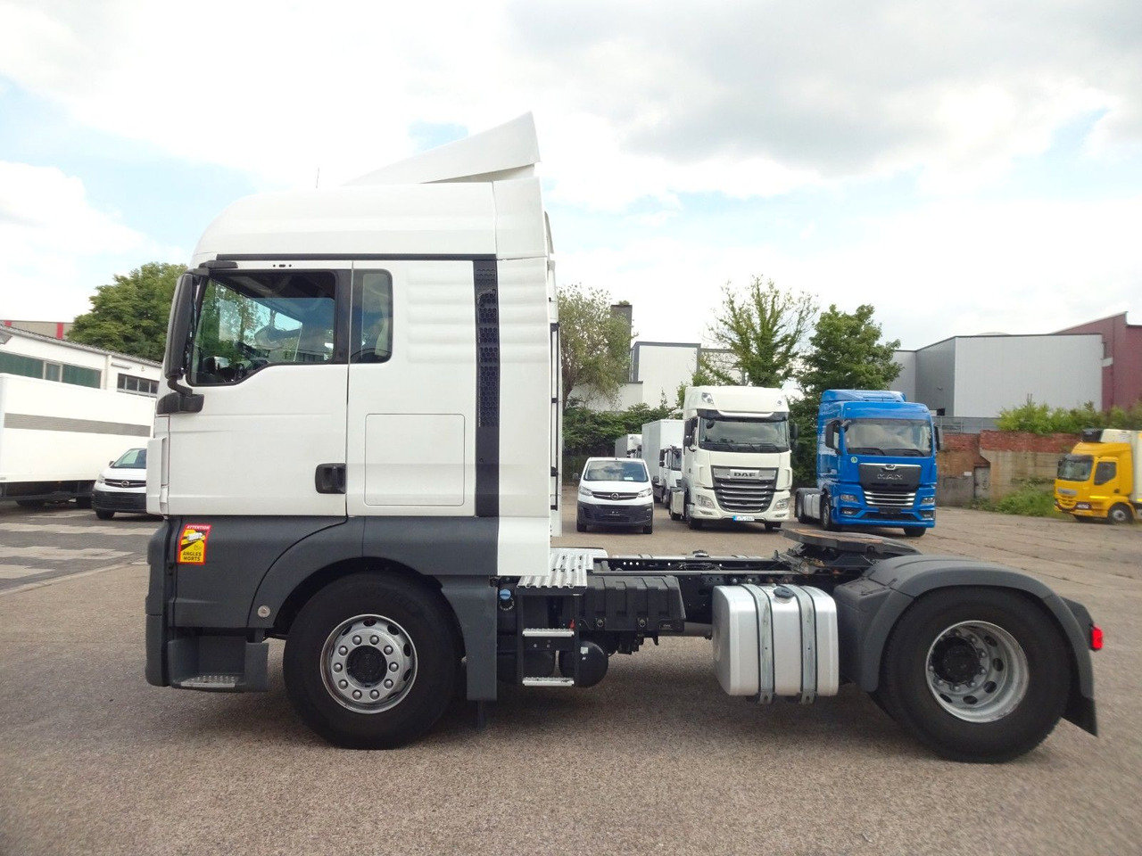 MAN 10 x TGX 18.470, XLX, Intarder, ACC, 2 Tank - Cabeza tractora: foto 5 MAN 10 x TGX 18.470, XLX, Intarder, ACC, 2 Tank - Cabeza tractora: foto 5