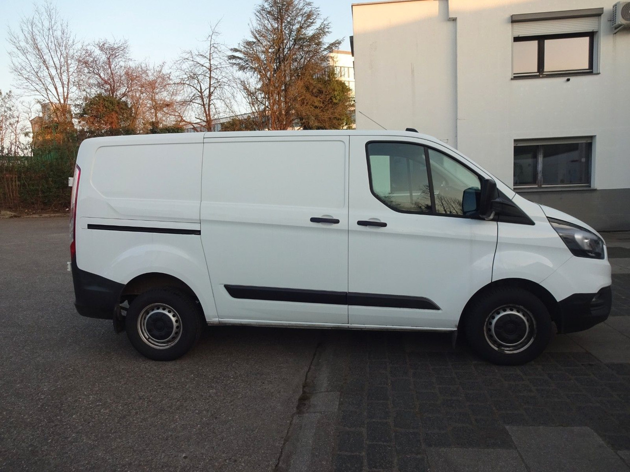 Ford Transit Custom Kasten 280 L1H1, PDC - Furgón: foto 4 Ford Transit Custom Kasten 280 L1H1, PDC - Furgón: foto 4