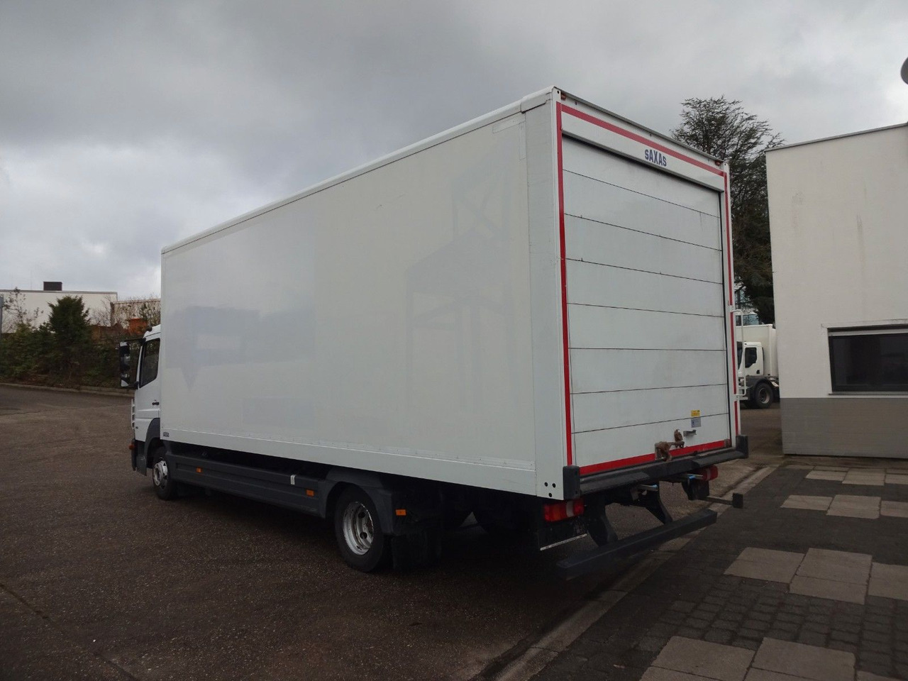 Mercedes-Benz Atego 818, Koffer mit Rolltor - Furgoneta caja cerrada: foto 5 Mercedes-Benz Atego 818, Koffer mit Rolltor - Furgoneta caja cerrada: foto 5