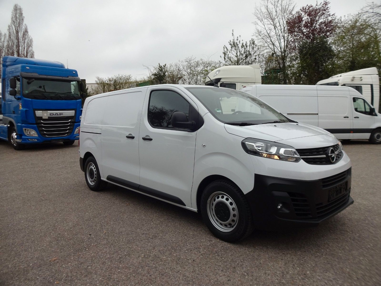 Opel 50 x Vivaro Kasten, L1H1, Klima, Kamera, PDC - Furgoneta pequeña: foto 3 Opel 50 x Vivaro Kasten, L1H1, Klima, Kamera, PDC - Furgoneta pequeña: foto 3