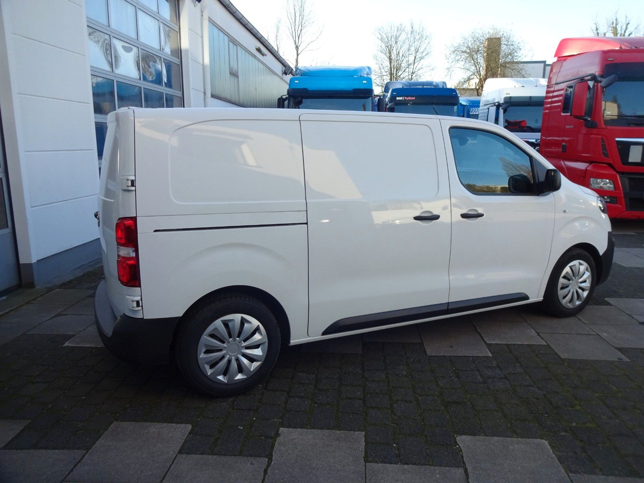 Opel 50 x Vivaro Kasten L1H1, Klima, PDC, Tempomat - Furgoneta pequeña: foto 5 Opel 50 x Vivaro Kasten L1H1, Klima, PDC, Tempomat - Furgoneta pequeña: foto 5