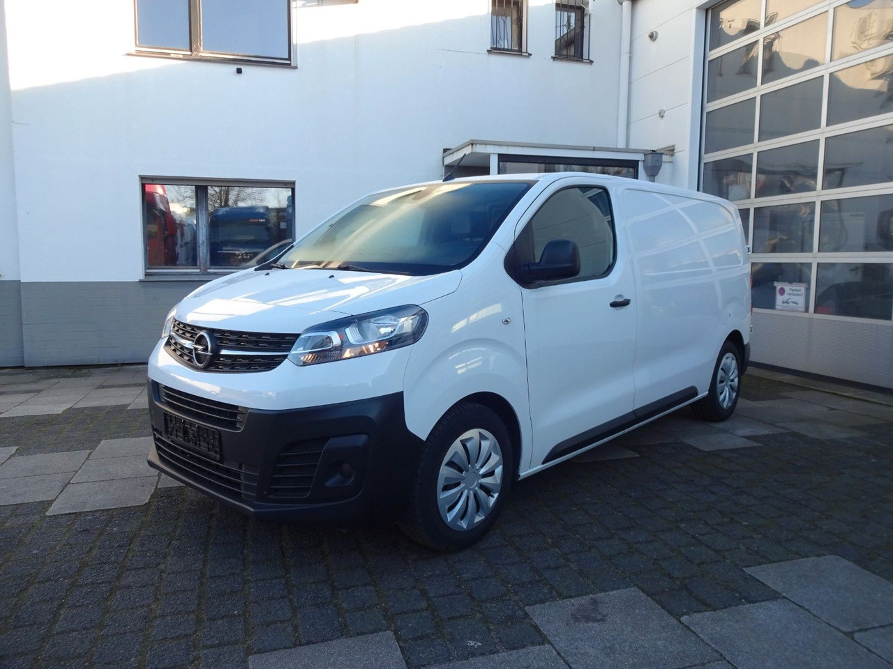 Opel 50 x Vivaro Kasten, L1H1, Klima, PDC, Tempomat - Furgoneta pequeña: foto 1 Opel 50 x Vivaro Kasten, L1H1, Klima, PDC, Tempomat - Furgoneta pequeña: foto 1