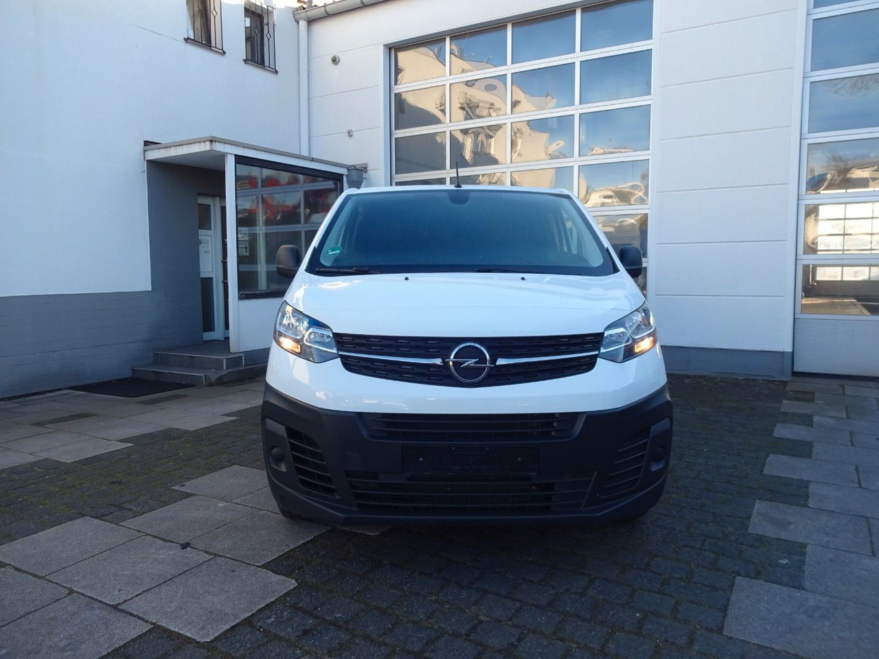Opel Vivaro Kasten L1H1, Klima, PDC, 50 pcs. - Furgoneta pequeña: foto 4 Opel Vivaro Kasten L1H1, Klima, PDC, 50 pcs. - Furgoneta pequeña: foto 4