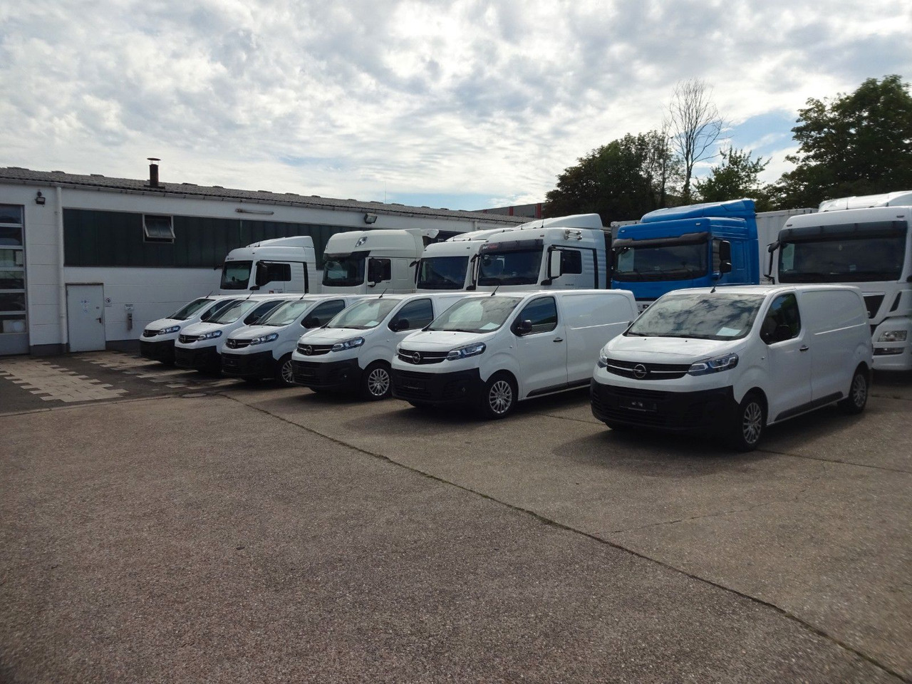 Opel Vivaro Kasten L1H1, Klima, PDC, 50 pcs. - Furgoneta pequeña: foto 2 Opel Vivaro Kasten L1H1, Klima, PDC, 50 pcs. - Furgoneta pequeña: foto 2