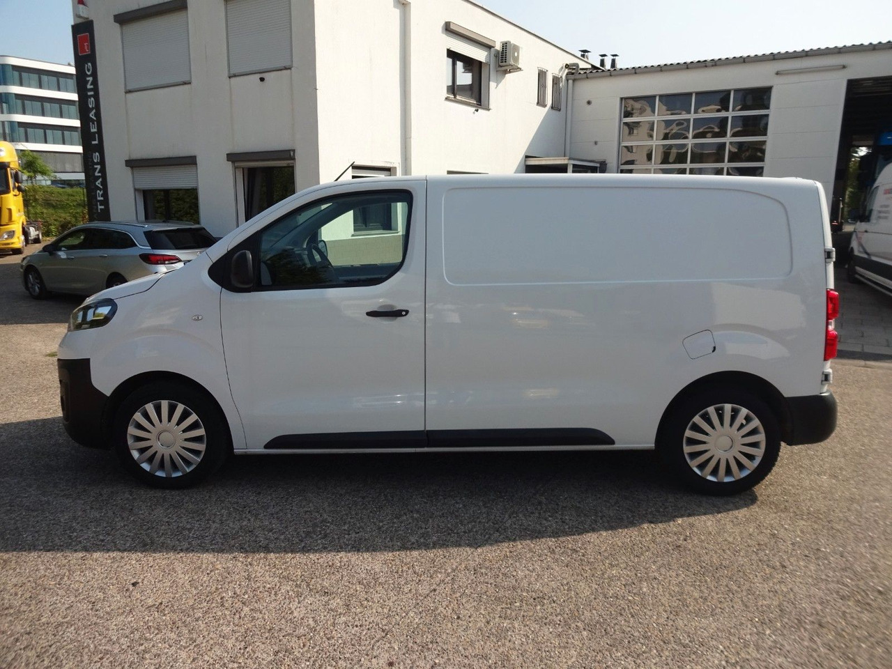 Opel Vivaro Kasten L1H1, Klima, PDC, - Furgoneta pequeña: foto 4 Opel Vivaro Kasten L1H1, Klima, PDC, - Furgoneta pequeña: foto 4