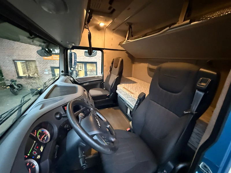 Cabeza tractora DAF XF 460 Space Cab Spoilers NL Truck APK 23-02-2026: foto 8
