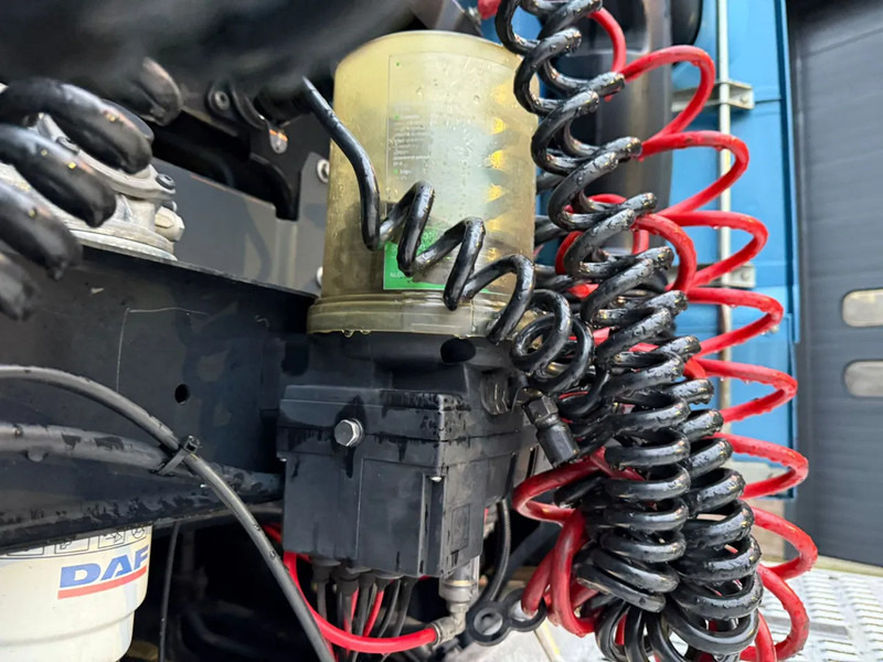 Cabeza tractora DAF XF 460 Space Cab Spoilers NL Truck APK 23-02-2026: foto 11