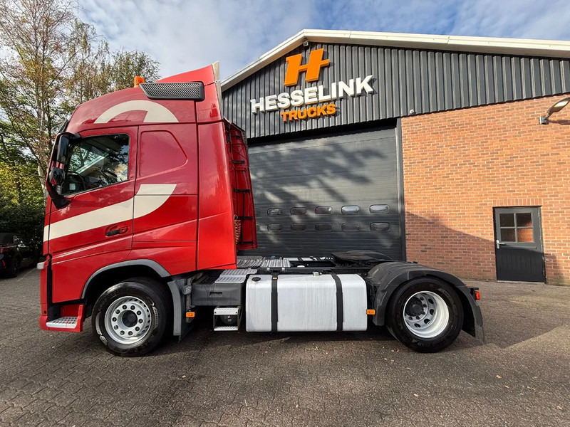 Volvo FH 460 Globetrotter 2X tank - Cabeza tractora: foto 4 Volvo FH 460 Globetrotter 2X tank - Cabeza tractora: foto 4