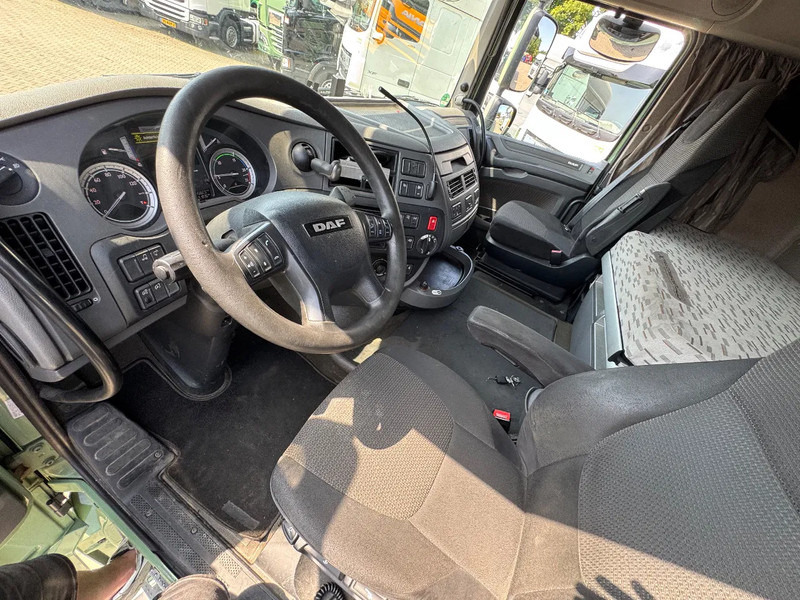 DAF XF 460 6X2 Jumbo Volume kombi Standairco Hefdak 8.1 + 7.8M 120m3 - Camión caja cerrada: foto 5 DAF XF 460 6X2 Jumbo Volume kombi Standairco Hefdak 8.1 + 7.8M 120m3 - Camión caja cerrada: foto 5