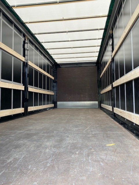 Krone BDF-System, 7.450 mm lang, Eckhöhe: 2.750 mm. - Toldo carrocería: foto 3 Krone BDF-System, 7.450 mm lang, Eckhöhe: 2.750 mm. - Toldo carrocería: foto 3