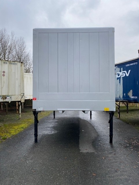 Krone BDF-System 7.450 mm lang, LACK NEU in weißaluminium - Caja cerrada: foto 4 Krone BDF-System 7.450 mm lang, LACK NEU in weißaluminium - Caja cerrada: foto 4