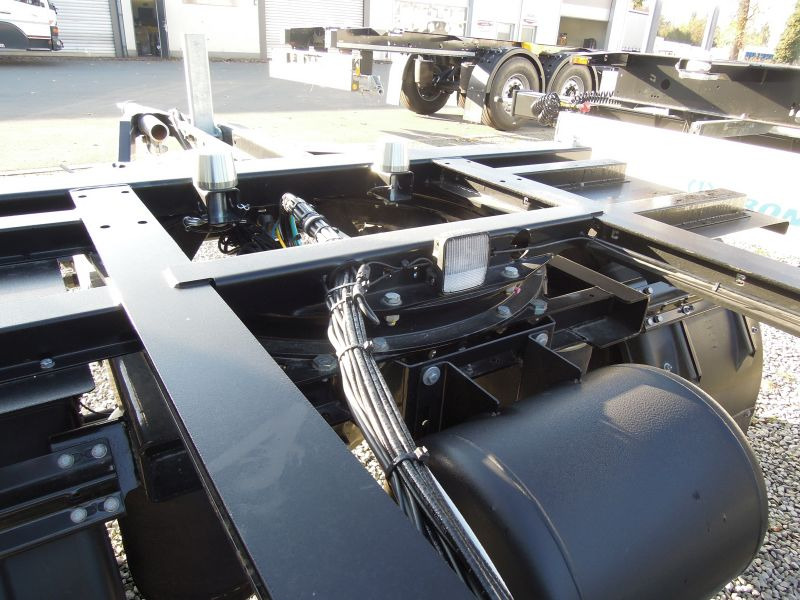 Krone BDF-System, UPS-Version, NEUFAHRZEUG ohne Zulassung. - Remolque portacontenedore/ Intercambiable: foto 5 Krone BDF-System, UPS-Version, NEUFAHRZEUG ohne Zulassung. - Remolque portacontenedore/ Intercambiable: foto 5