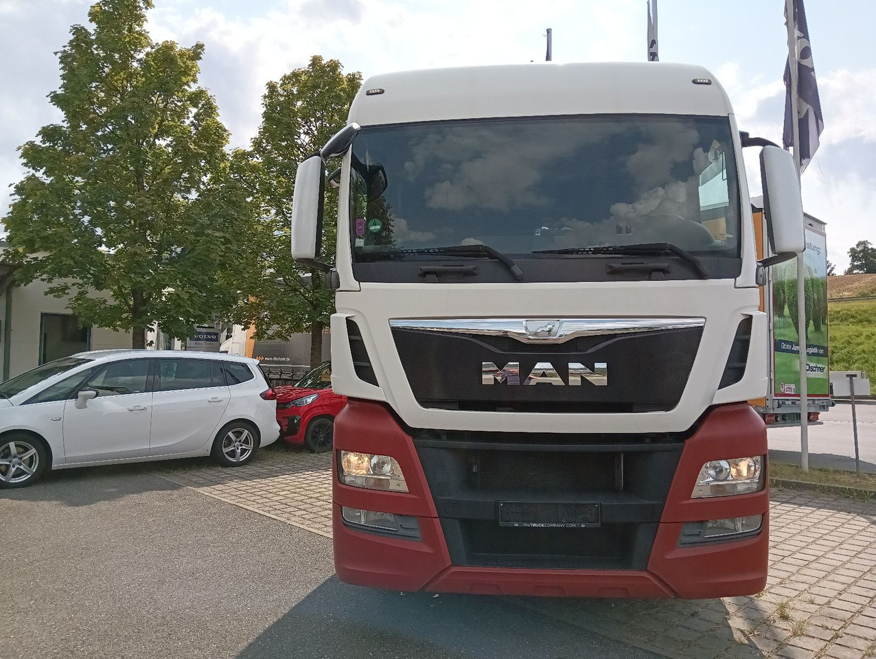 MAN TGX 18:440 BLS INTARDER Vollspoiler Reifen70-90% MAN TGX 18:440 BLS INTARDER Vollspoiler Reifen70-90% - Cabeza tractora: foto 2 MAN TGX 18:440 BLS INTARDER Vollspoiler Reifen70-90% MAN TGX 18:440 BLS INTARDER Vollspoiler Reifen70-90% - Cabeza tractora: foto 2