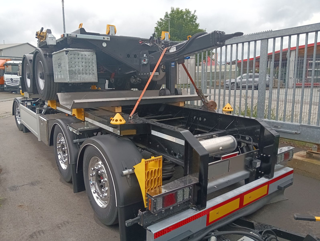 Hüffermann 3-A VARIO-CARRIER SAF NEU VERZINKT LiftAlufelgen - Remolque multilift/ Portacontenedores de cadenas: foto 3 Hüffermann 3-A VARIO-CARRIER SAF NEU VERZINKT LiftAlufelgen - Remolque multilift/ Portacontenedores de cadenas: foto 3