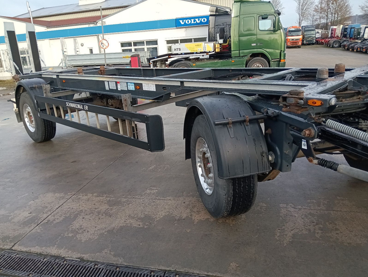 Schwarzmüller 2-A BDF 1,22/1,32 ALCOA Alufelgen ADR 120tkm TÜV Schwarzmüller 2-A BDF 1,22/1,32 ALCOA Alufelgen ADR 120tkm TÜV - Remolque portacontenedore/ Intercambiable: foto 5 Schwarzmüller 2-A BDF 1,22/1,32 ALCOA Alufelgen ADR 120tkm TÜV Schwarzmüller 2-A BDF 1,22/1,32 ALCOA Alufelgen ADR 120tkm TÜV - Remolque portacontenedore/ Intercambiable: foto 5