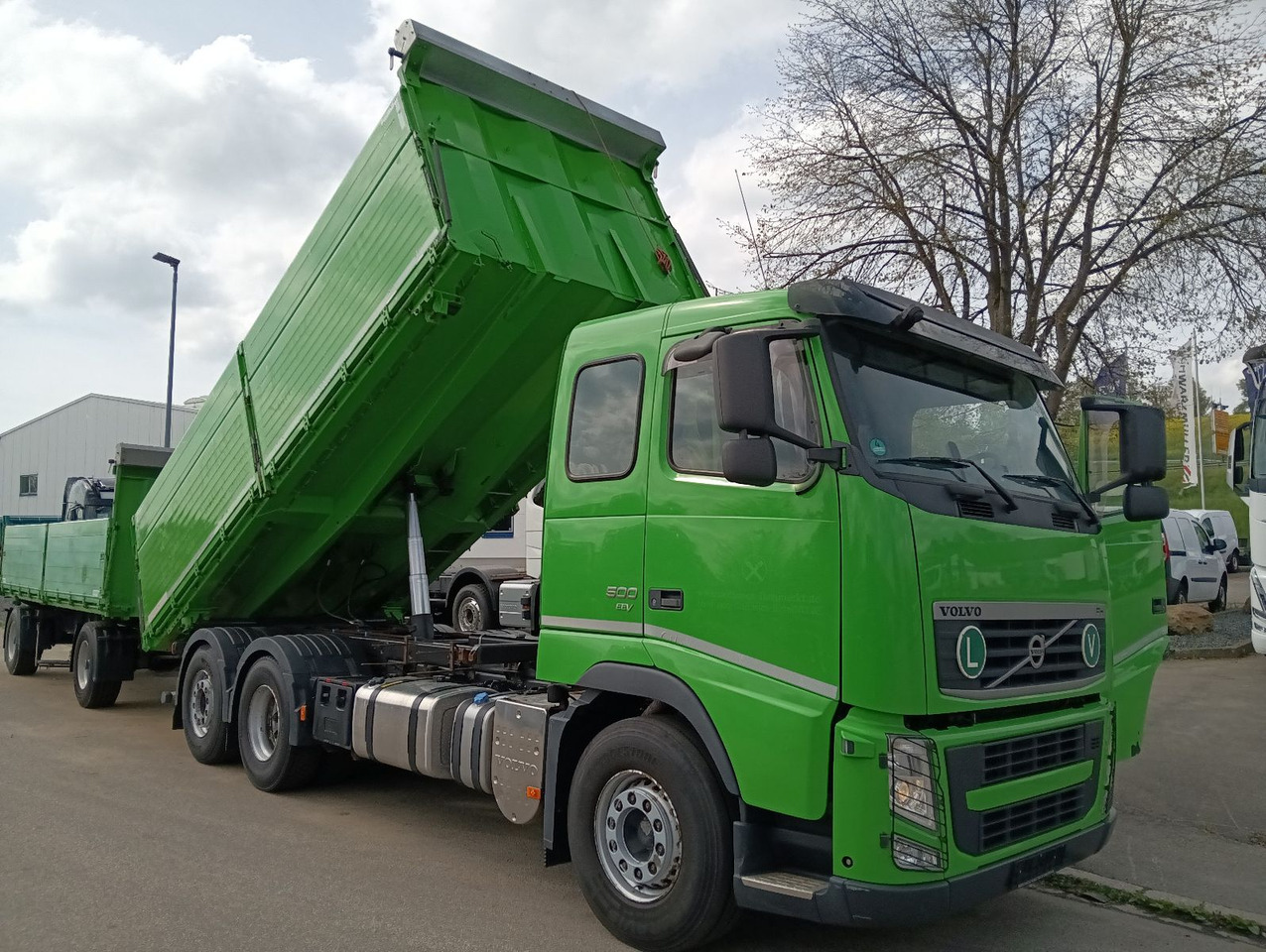 Volvo FH 500 6x2R 22m3 SCHWARZMÜLLER 3-S-GETREIDEKIPPE - Camión volquete: foto 1 Volvo FH 500 6x2R 22m3 SCHWARZMÜLLER 3-S-GETREIDEKIPPE - Camión volquete: foto 1