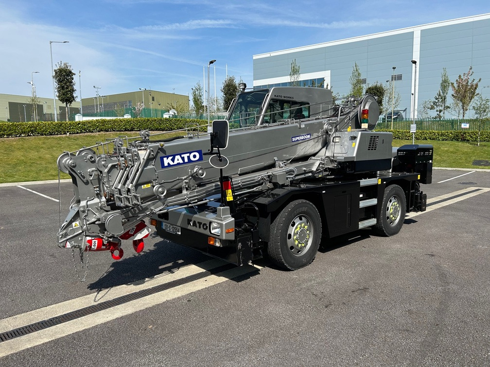 Autogrúa KATO 13 Ton City Crane - Only 17,000Kms from New: foto 7