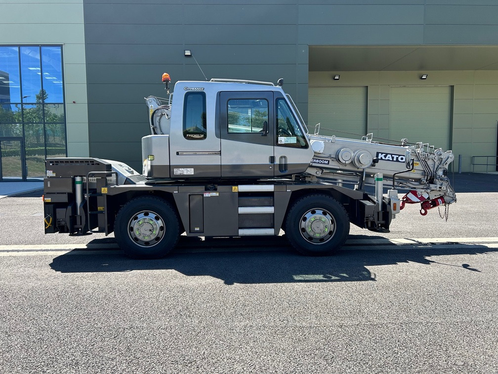 KATO 13 Ton City Crane with Only 6,822kms and 1,362 hours from New - Grúa todo terreno: foto 4 KATO 13 Ton City Crane with Only 6,822kms and 1,362 hours from New - Grúa todo terreno: foto 4