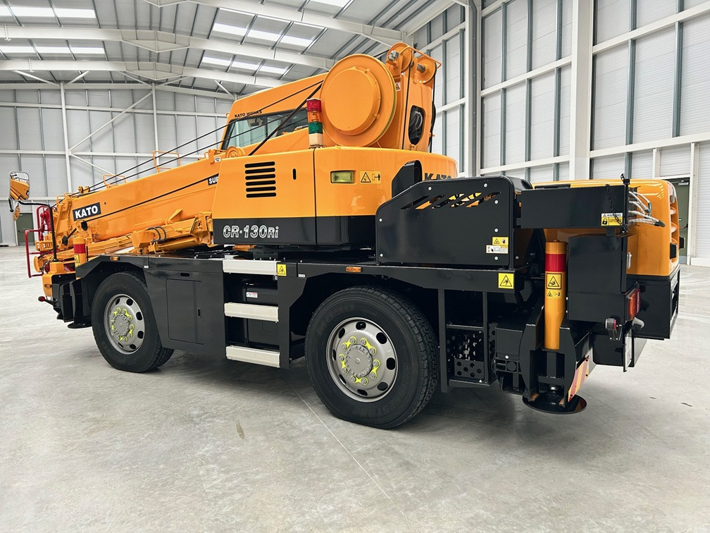 KATO CR-130Ri - 13 Ton City Crane with Only 8,563 miles from New !! - Autogrúa: foto 5 KATO CR-130Ri - 13 Ton City Crane with Only 8,563 miles from New !! - Autogrúa: foto 5