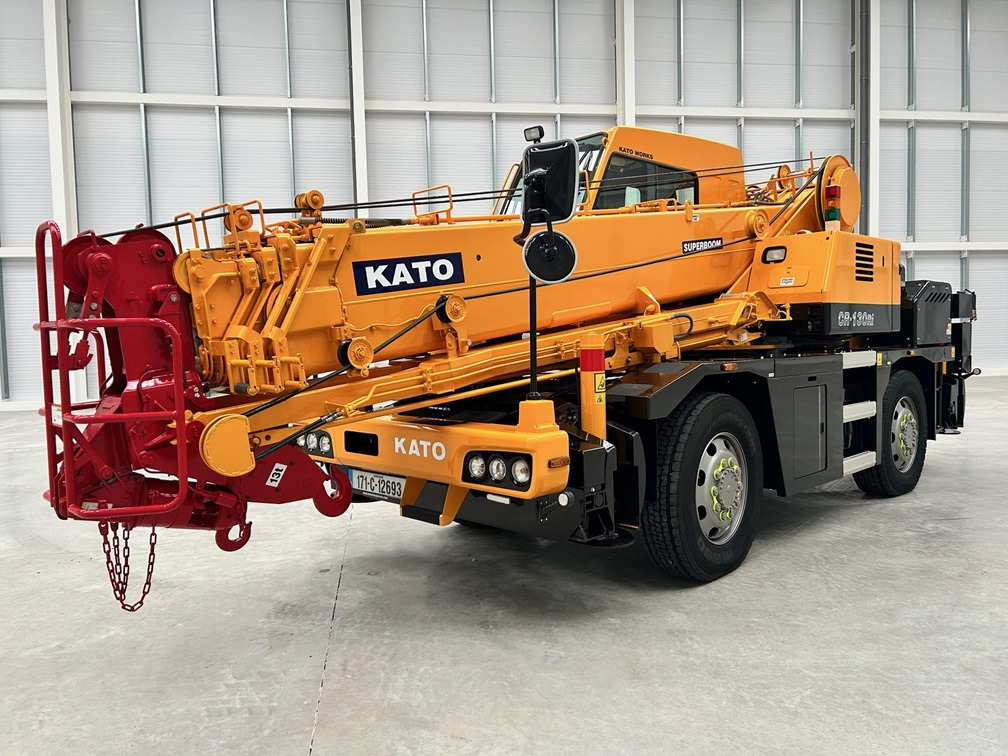 KATO CR-130Ri - 13 Ton City Crane with Only 8,563 miles from New !! - Autogrúa: foto 3 KATO CR-130Ri - 13 Ton City Crane with Only 8,563 miles from New !! - Autogrúa: foto 3