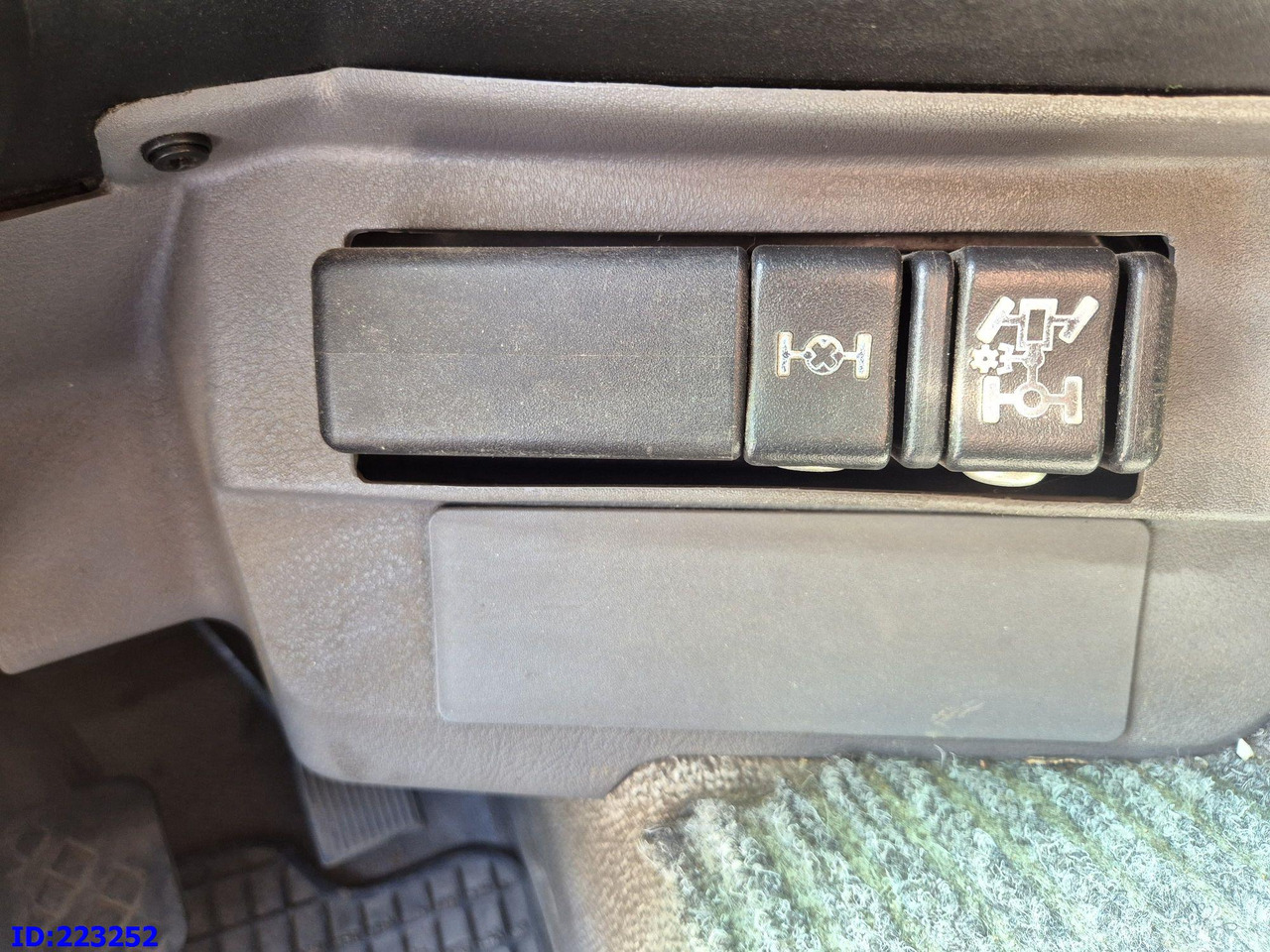 Cabeza tractora RENAULT Premium 420 6x2 Manual: foto 18