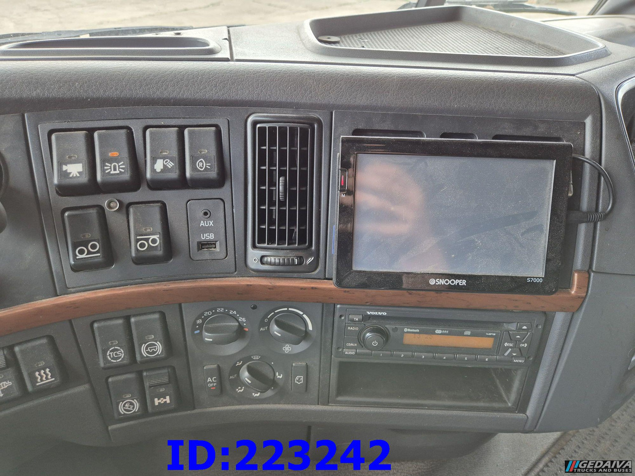 Cabeza tractora VOLVO FH13 6x2 -  538t km ONLY - Manual Hydraulics Euro5: foto 14
